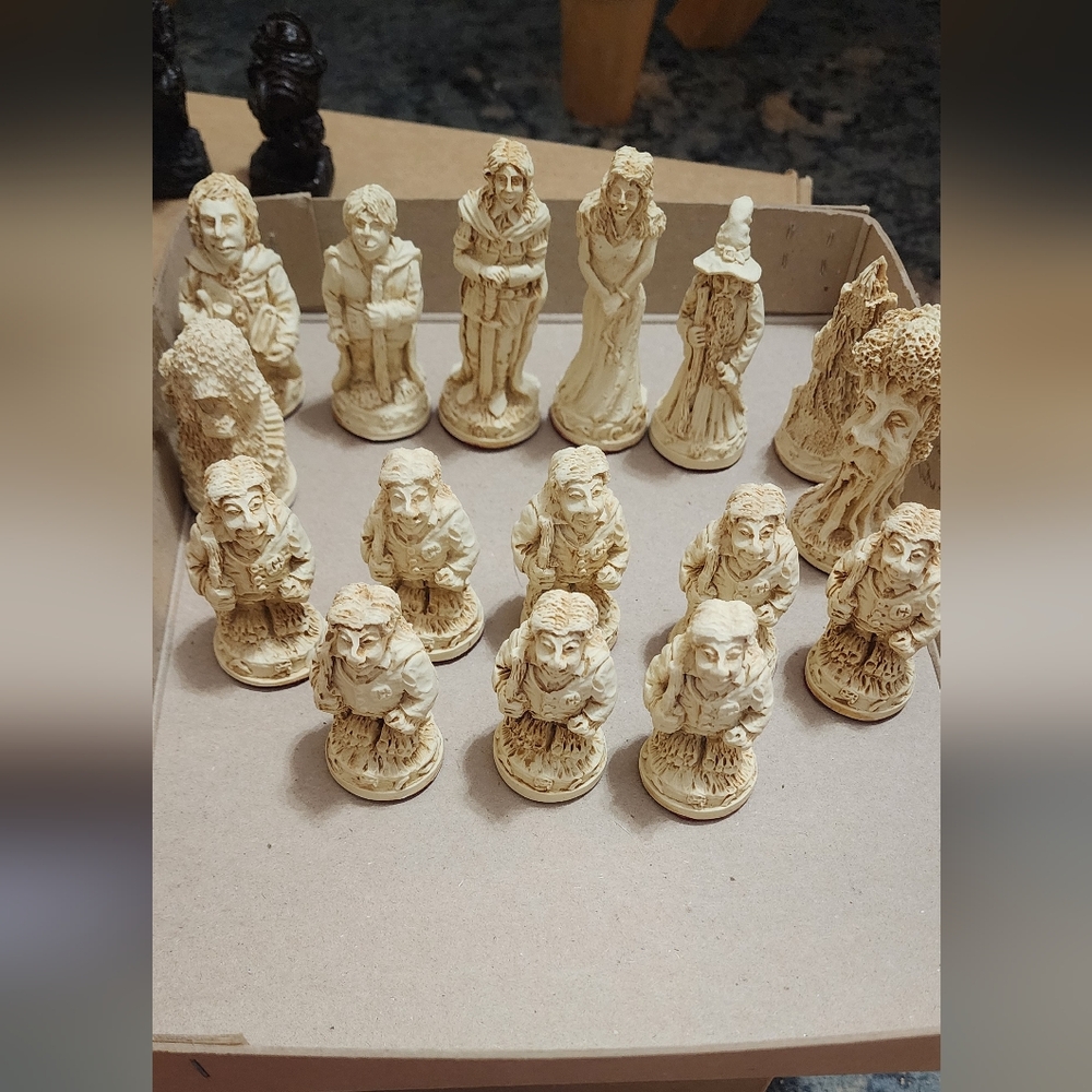 Lord Of The Rings Chess Set Circa 1988